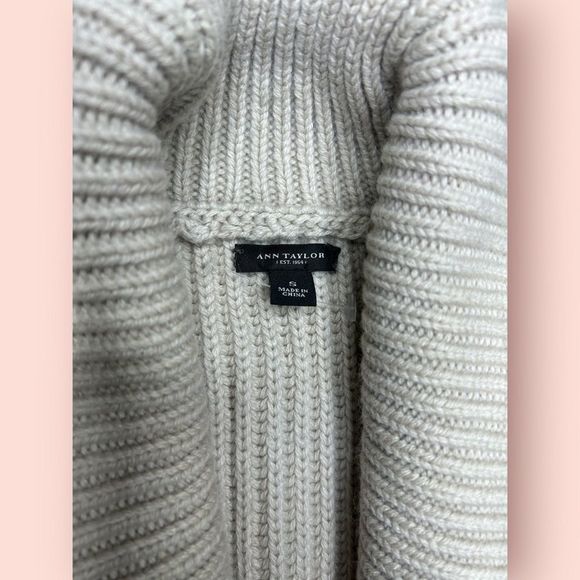 Ann Taylor sweater vest with faux fur collar size Small wool Cashmere Bl… - Picture 2 of 5